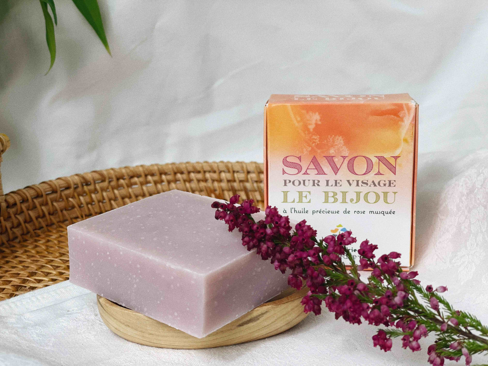 Savon Visage Naturel et Artisanal le Bijou 100g Savonnerie du Cèdre